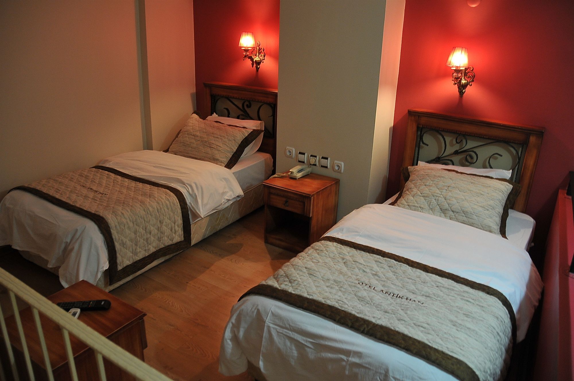 Antikhan Hotel Izmir Bagian luar foto