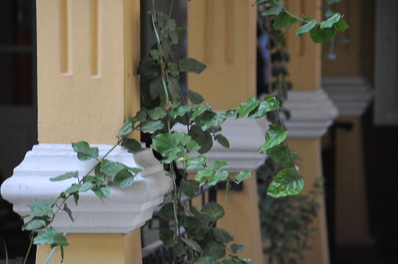 Antikhan Hotel Izmir Bagian luar foto